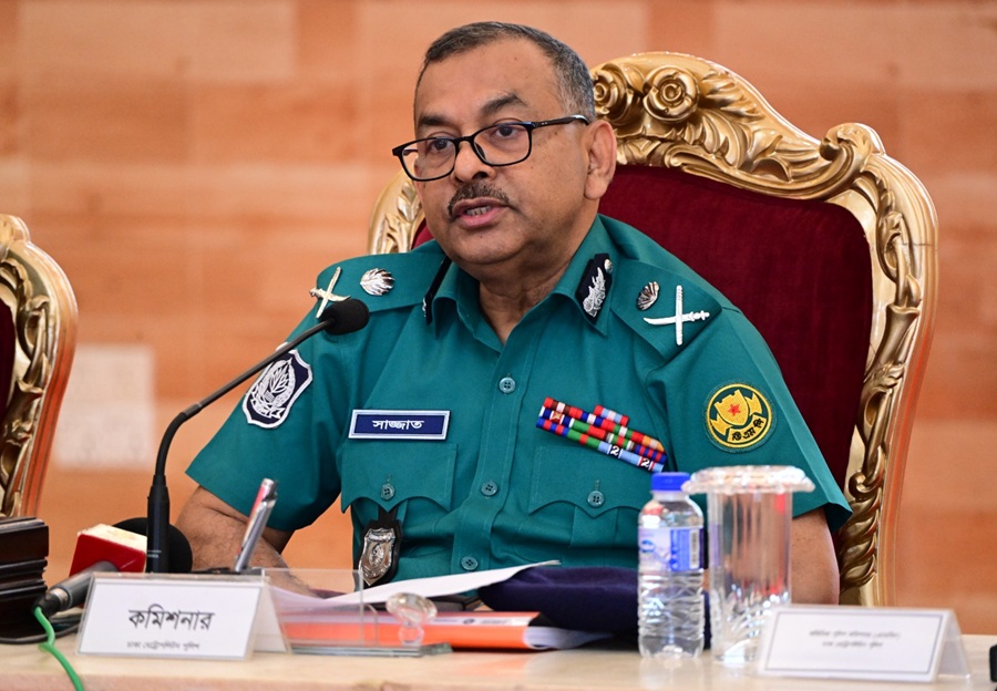 নিষিদ্ধ রাজনৈতিক দলের কার্যক্রম ও নাশকতার ব্যাপারে সর্বোচ্চ সতর্ক থাকতে হবে: ডিএমপি কমিশনার