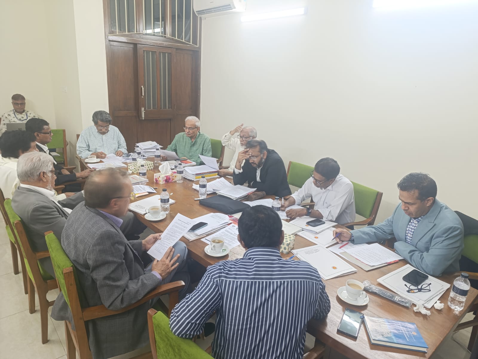 বিশেষজ্ঞদের সাথে ঐকমত্য কমিশনের সভা অনুষ্ঠিত"